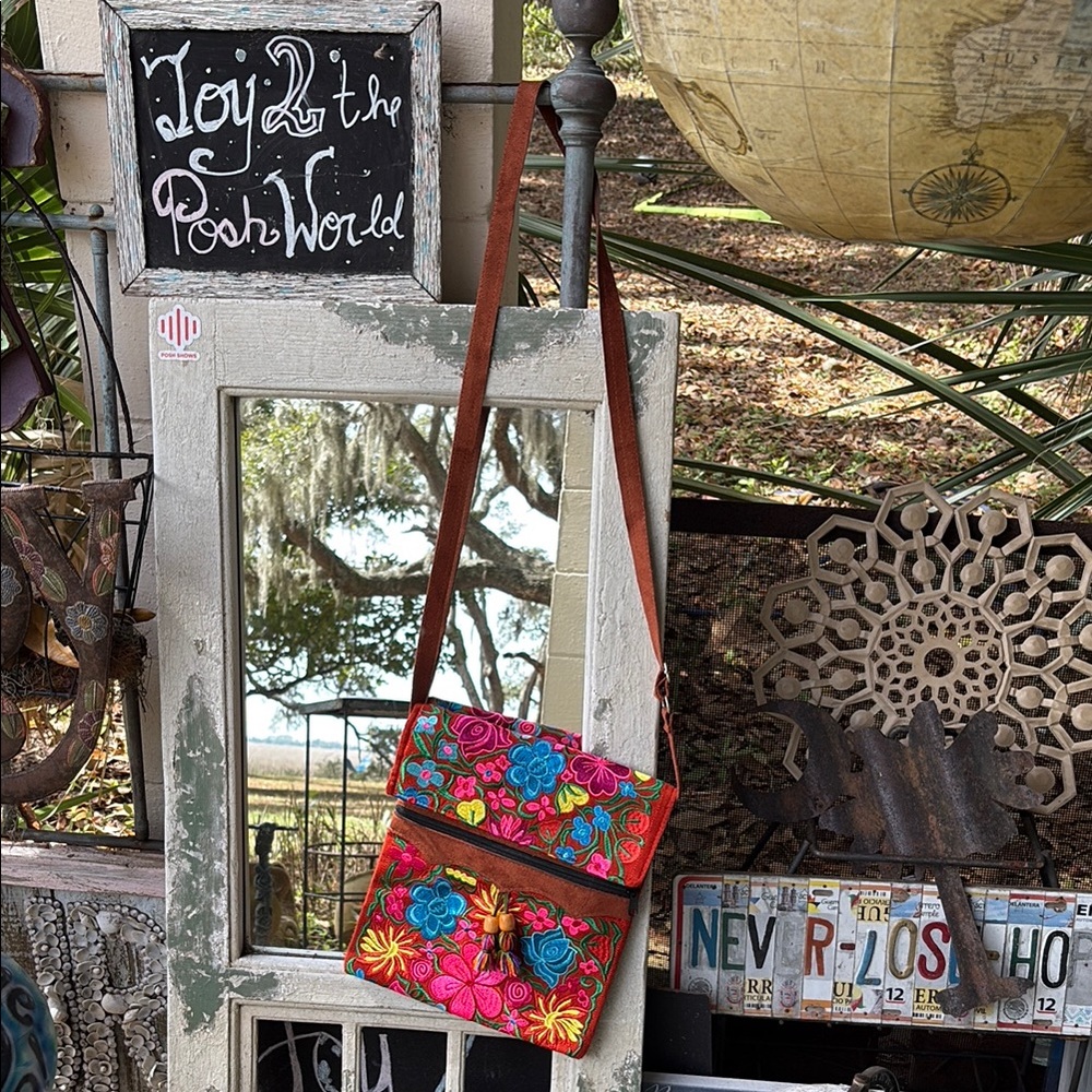 NWT Colorful Boho embroidered Floral Women's crossbody Bag